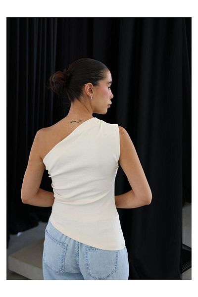CADDELAMODA One Shoulder Asymmetrical Cut Blouse