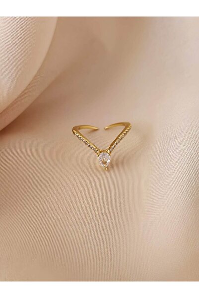Eva Takı Store خاتم V موديل قطرة من حجر الزركون قابل للتعديل باللون الذهبي