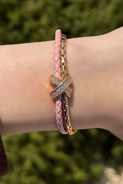 TAKIŞTIR سوار من الجلد المعدني بتفاصيل حجرية باللون الوردي