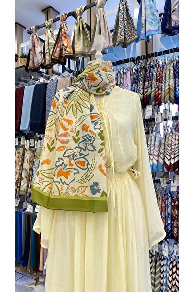 KUQOS Botanical Pattern Scarf