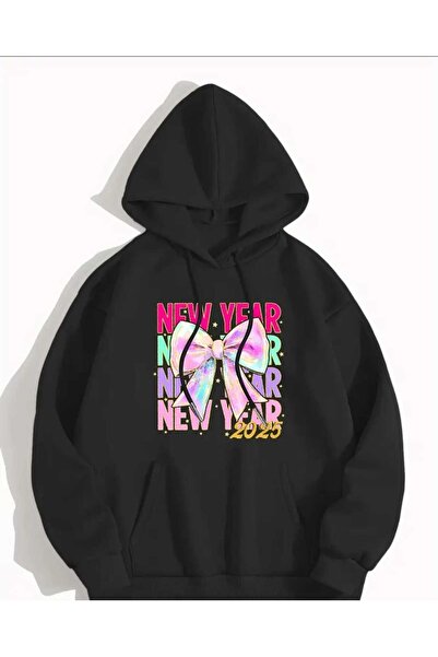 caddekombin سويت شيرت أسود من القطن بطبعة رأس السنة الجديدة 2025 وجيب بقلنسوة