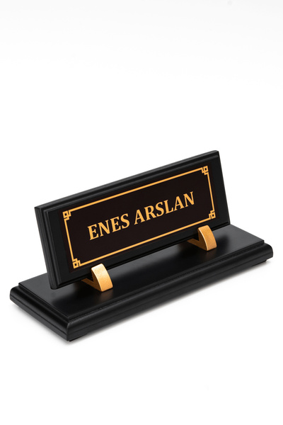 ofisbura Kişiye Özel Ahşap Masa İsimliği | El Yapımı, Ünvanlı, Hediyelik Ofis Aksesuarı