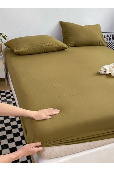 LUNA HOME 3pc Set Includes a queen-size fitted bedsheet and two pillowcases, washable cotton in a green color.