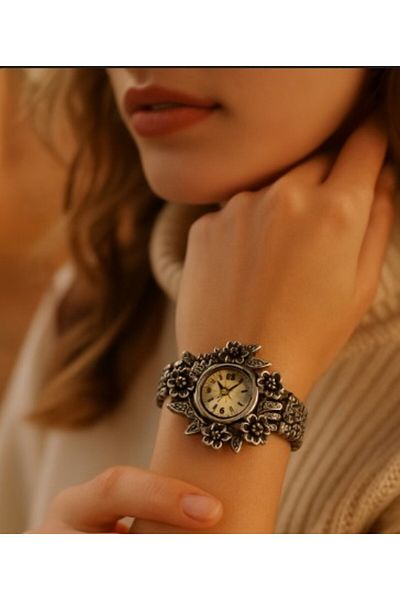 REDz Accessories Vintage Ladies Watch, Floral Pattern, Round Dial, Boho Chic Style, Black