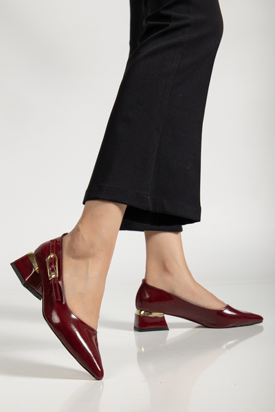 Dubais Shoes Yandan Gold Tokalı Arkası Kapalı Şık Yeni Sezon Alçak Kadın Ayakkabı 4cm Topuk