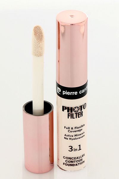 Pierre Cardin كونسيلر سائل بفلتر الصور-عاجي-621