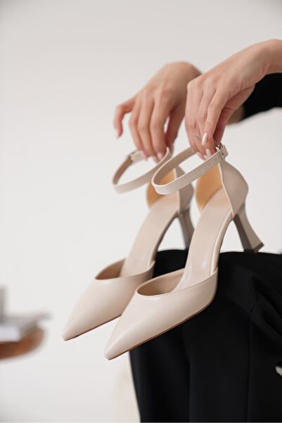 Zerenyus Clara Premium Women's Beige Heeled Shoes