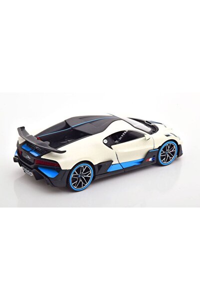 Maisto Bugatti Divo (2018) white model car 1:24