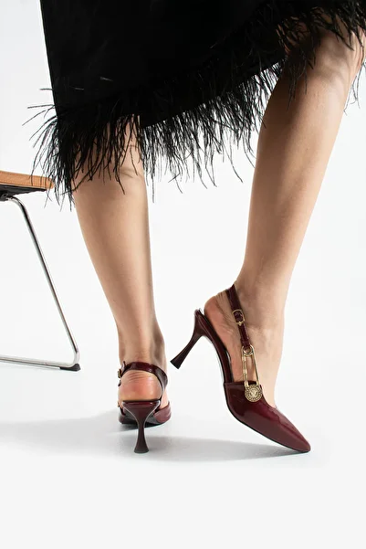 Pretty Girl Burgundy Patent Leather Pointed Toe Button Buckle Thin Heel Shoes Stiletto (Heel Height 8cm)