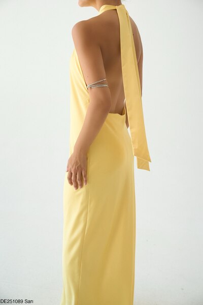 Distimi Κίτρινο φόρεμα με λαιμόκοψη με χαμηλή πλάτη Maxi μακρύ μήκος Premium σατέν