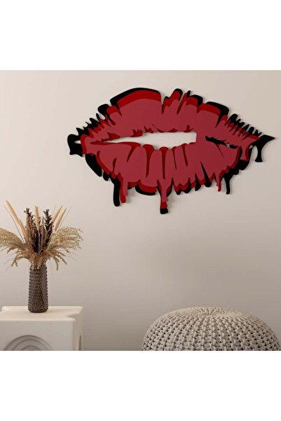 Marktna Wooden decorative sculpture with a lips design