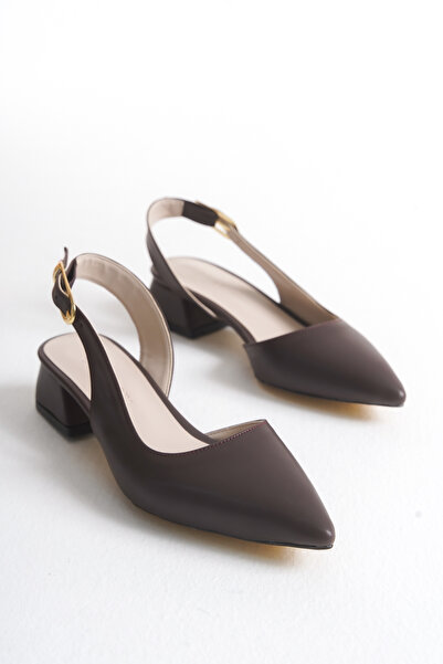 Shoesers Γυναικεία παπούτσια με ασύμμετρο λουράκι με μυτερή μύτη με χαμηλό τακούνι με αγκράφα