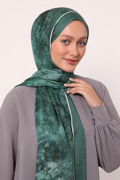 LuvenSara Patterned Silk Shawl |   Emerald