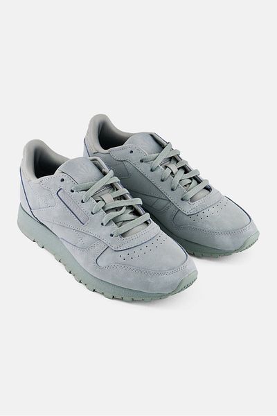 Reebok حذاء رياضي نسائي للجري برباط، لون رمادي فاتح