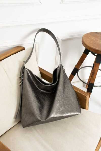 MYSTOBAG MISTO model A + kvalitetna ženska ramena i ruka Torba