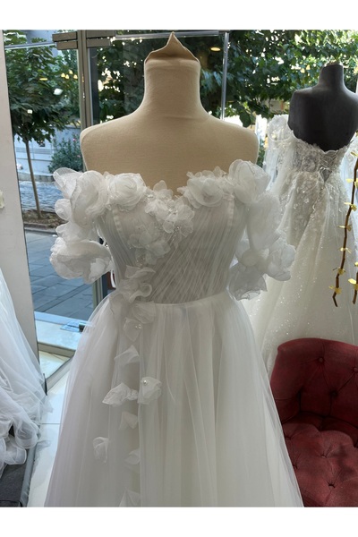 ABAD.HANDMADE çiçek detaylı Madonna kol askılı helen gelinlik sipariş üzerine dikiliyor ölçülü çalışıyoruz