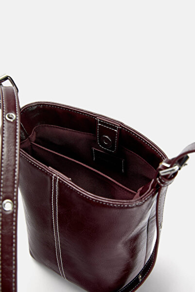 Pull & Bear Dikiş detaylı çapraz askılı çanta