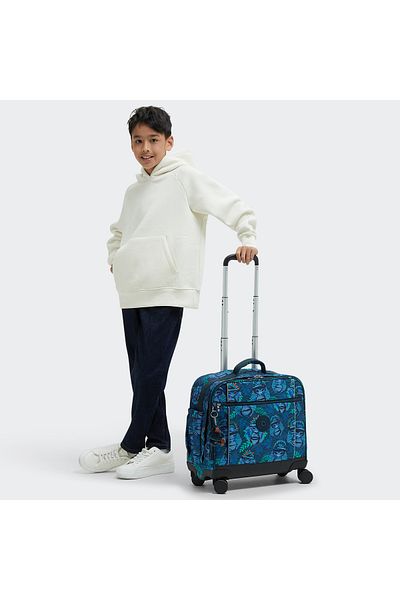 Kipling قصة جديدة عن متعة القرد الأزرق