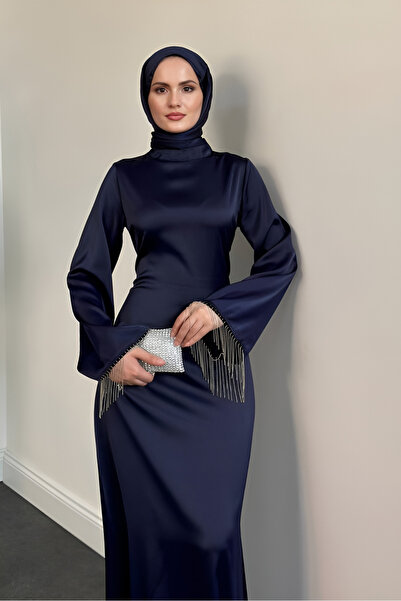 mahira collection Mânecile sunt decorate cu lanțuri