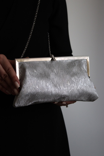 mossi Women's Silver Wavy Metal Framed Edge Stone Detailed Chain Evening Bag Bundle/Wedding Bag