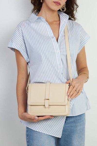 cosybag. حقيبة يد وكتف نسائية أنيقة وعملية للاستخدام اليومي كريم بيري موديل كروس