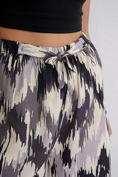 VAGGON Women's Black-Ecru Elastic Waist Lace-Up Patterned Viscose Palazzo Pants Vs00371