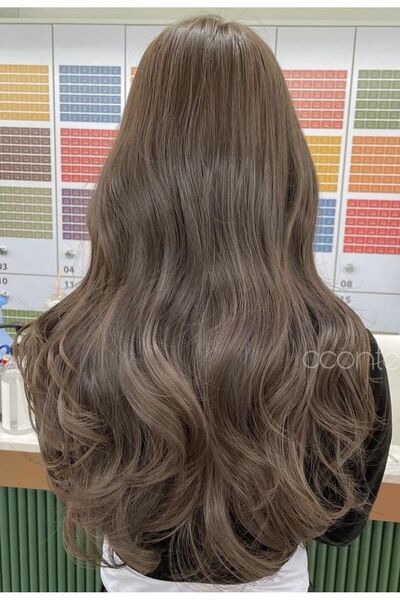 8 Kadına Dair Herşey Uzun Dalgalı Perçemli VİP Peruk