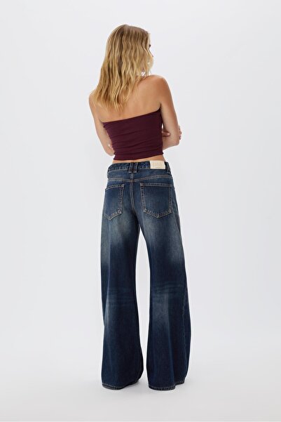 Stradivarius D66 low-waist super wide-leg jeans
