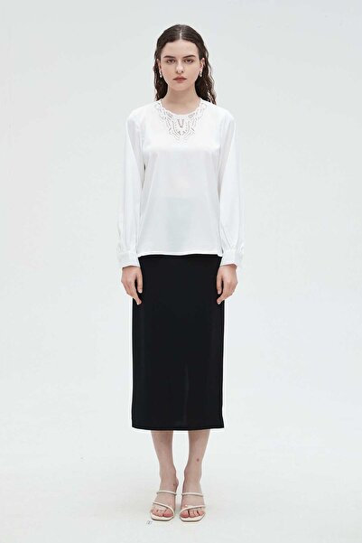 Nichii بلوزة نسائية بأكمام طويلة ونقشة على الصدر