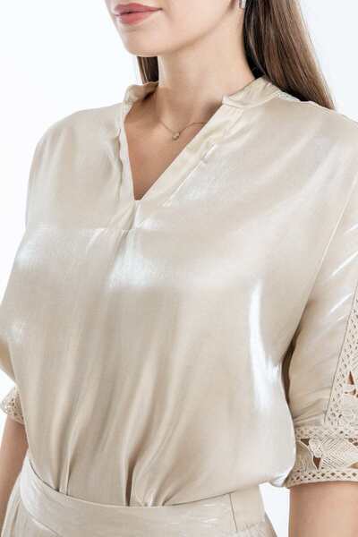 Nichii قميص نسائي لامع بفتحة رقبة سبعة أزرار