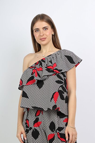 Nichii Floral Off-Shoulder Blouse