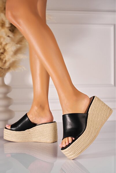 Joana Papuci/Slapi Negri din Piele Ecologica Marella