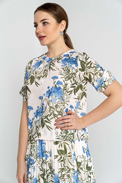 Nichii Floral Short Sleeve Blouse with Round Neck