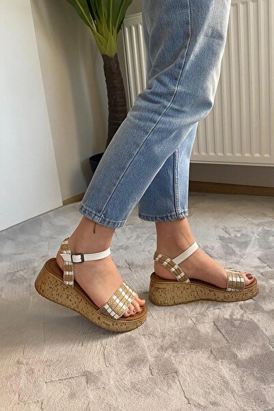 Preshley Women's Eftal White Straw Detail Thick Cork Sole Orthopedic Sandals K-230