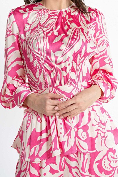 mica بلوزة نسائية بأكمام طويلة مزينة بالزهور وخصر مجعد