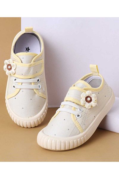 Cute Walk by Babyhug Cute Walk by Babyhug Velcro Closure Casual Shoes with Floral Applique - Beige