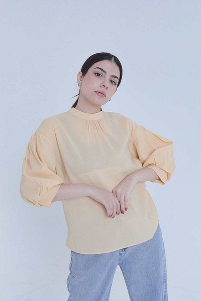 mica Women's Solid Open-Back Puff Sleeve Blouse