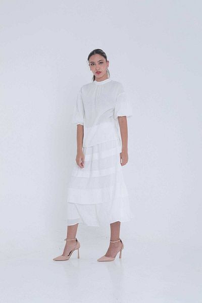 mica Women's Solid Open-Back Puff Sleeve Blouse