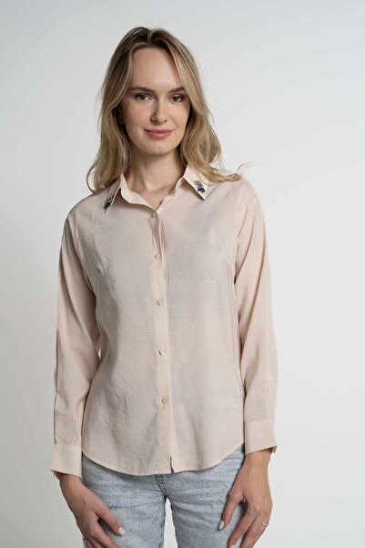 mica قميص سادة بأكمام طويلة وياقة مطرزة