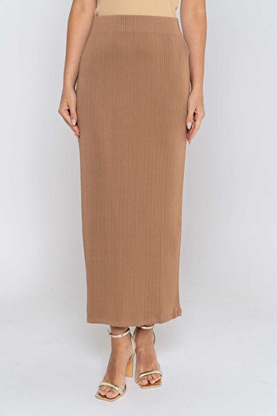 mica تنورة طويلة سادة بخصر مرتفع