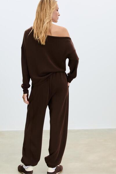 Stradivarius Soft-touch exposed shoulder sweatshirt