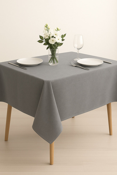 Royalty مفرش طاولة رمادي اللون