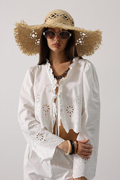 VAGGON Women's White Ruffled Collar Blouse with Tie Detail and Elastic Waist Pants Embroidered Set Vs00538