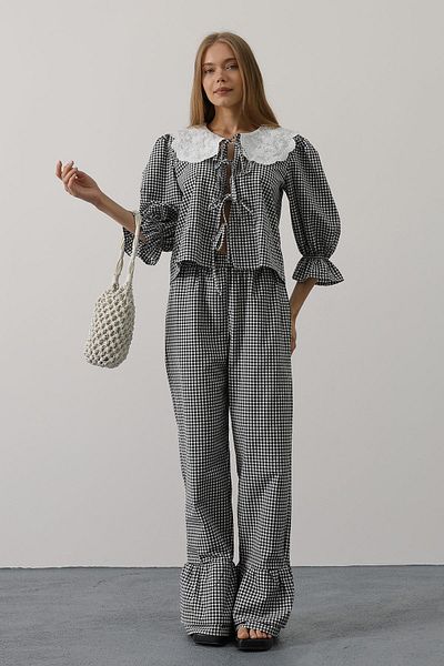 VAGGON Square Patterned Suit with Lace Collar