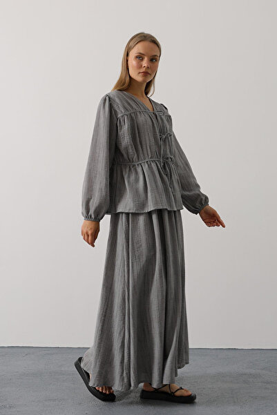 VAGGON Women's Gray Tie Front Skirt Suit Vs00613