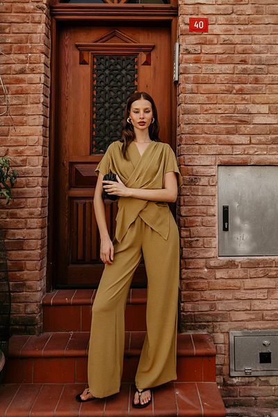 VAGGON Women's Oil Green Asymmetrical Cut Blouse and Elastic Waist Pants Set Vs00634