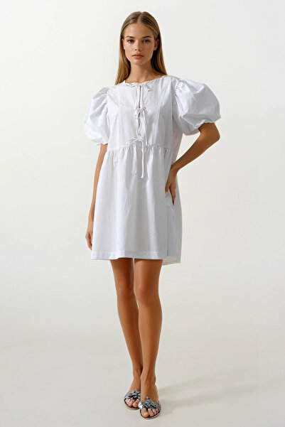 VAGGON Kadın Beyaz Balon Kol Kurdale Detaylı Pileli Mini Elbise Vs00491