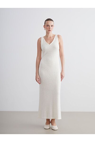 LC Waikiki Lcwaikiki Classic White V-Neck Textured Knitwear Dress