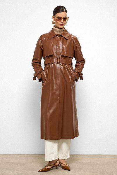 Olcay Raglan Sleeve Cape and Punto Stitch Detail Leather Trench Coat Taba 6754
