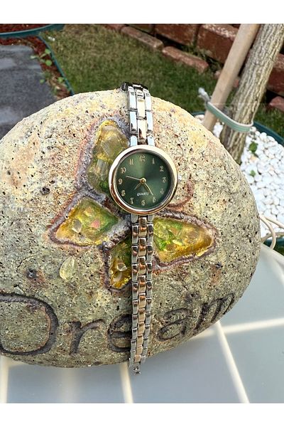 TD TRENDDURAGI Round Gold-Silver Inside Green Women Wrist Watch